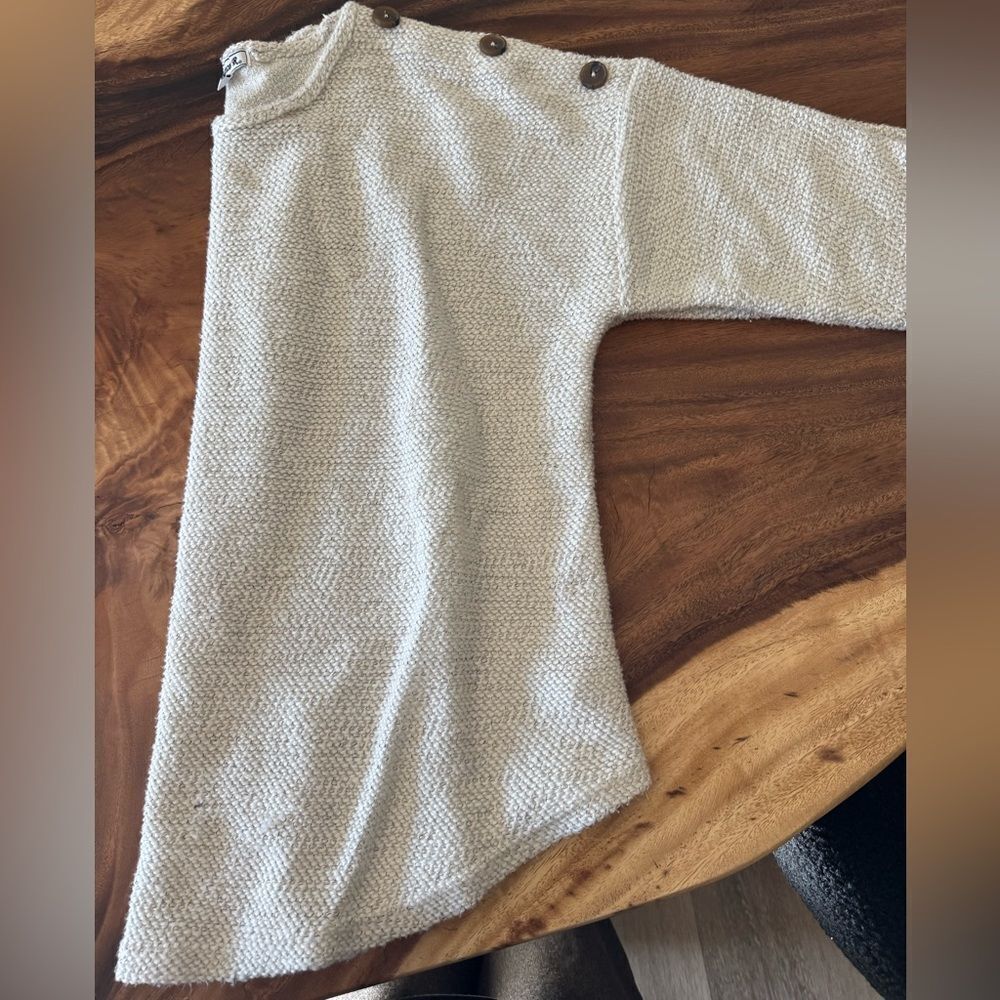Chances R 3/4 Sleeve Light Sweater Top - Picture 3 of 6